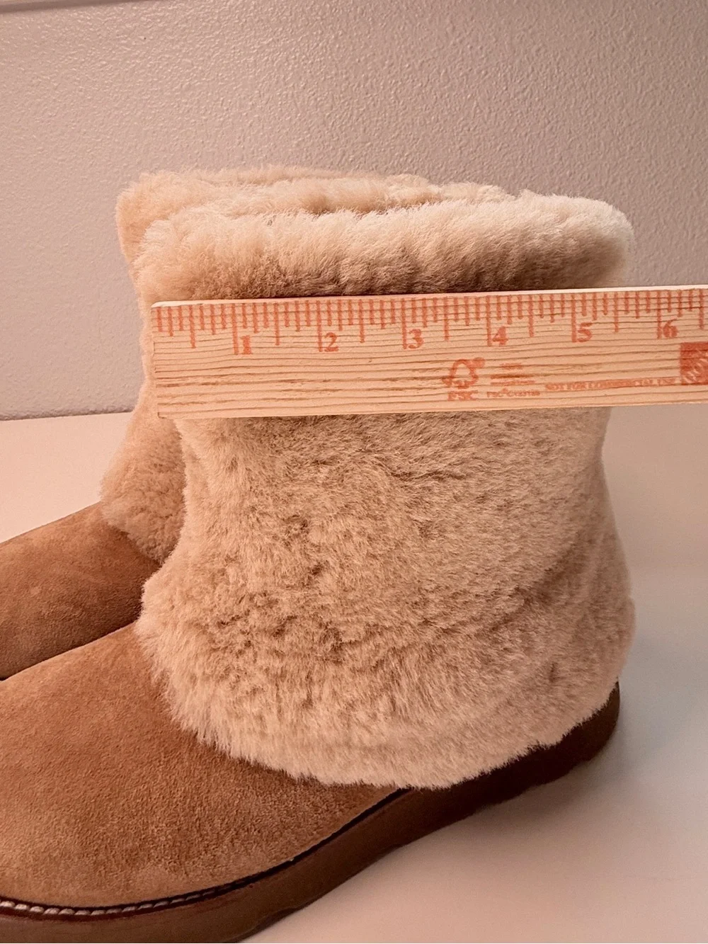 UGG Australia Maylin Sheepskin Cuff Boots Chestnut Suede Fur Winter Boots Size 8